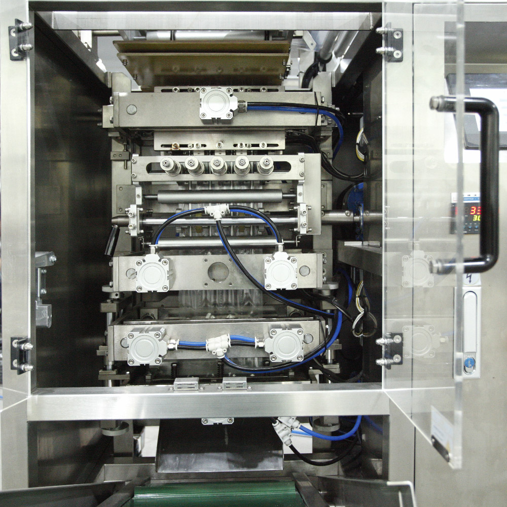 sachet filling and sealing machine