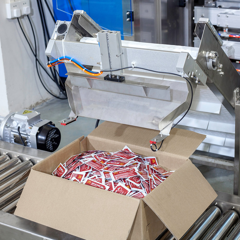 sachet packaging machine